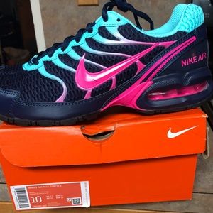 Woman’s size 10 Nike Air Max Torch 4